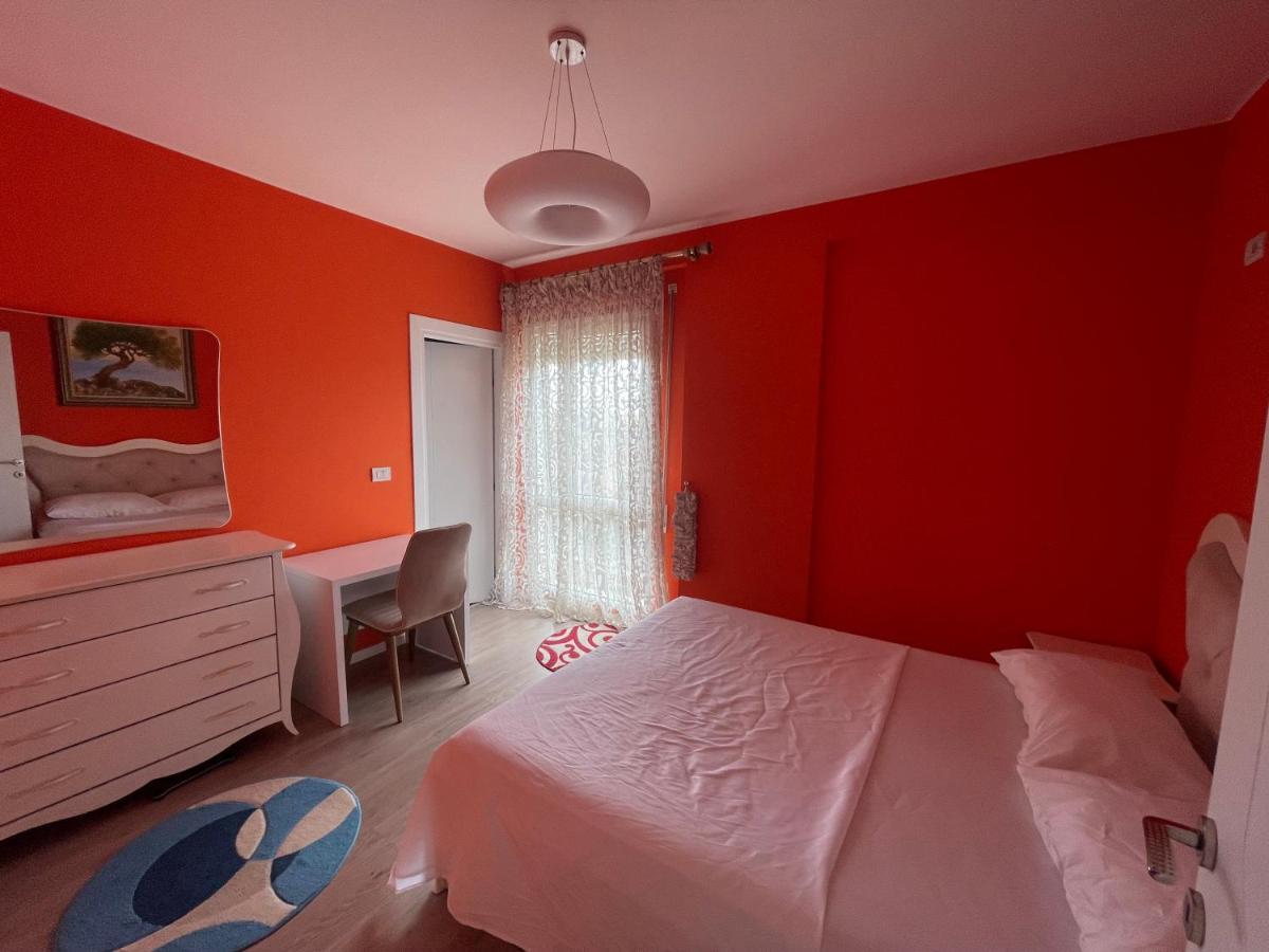 Anna'S Apartment 2 Tirana Esterno foto
